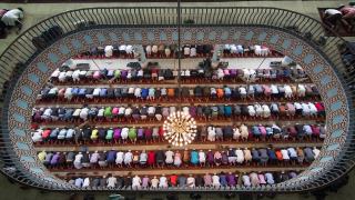 Muzułmanie w meczecie
