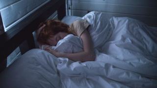 Ile godzin powinno się spać? Naukowcy obalają najpopularniejsze mity