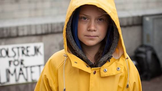 Poseł PiS grzmiał, że Greta Thunberg powinna wracać do szkoły. Aktywistka skończyła już obowiązkową edukację