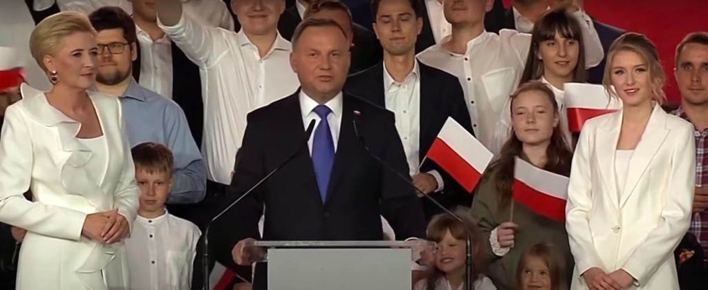 Andrzej Duda z małżonką i córką podczas wiecu wyborczego